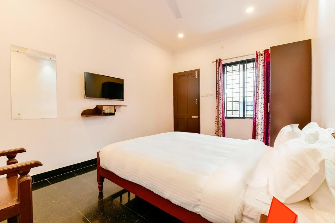 Spot On 39480 Vattekad Tourist Home Kakkanad Luaran gambar