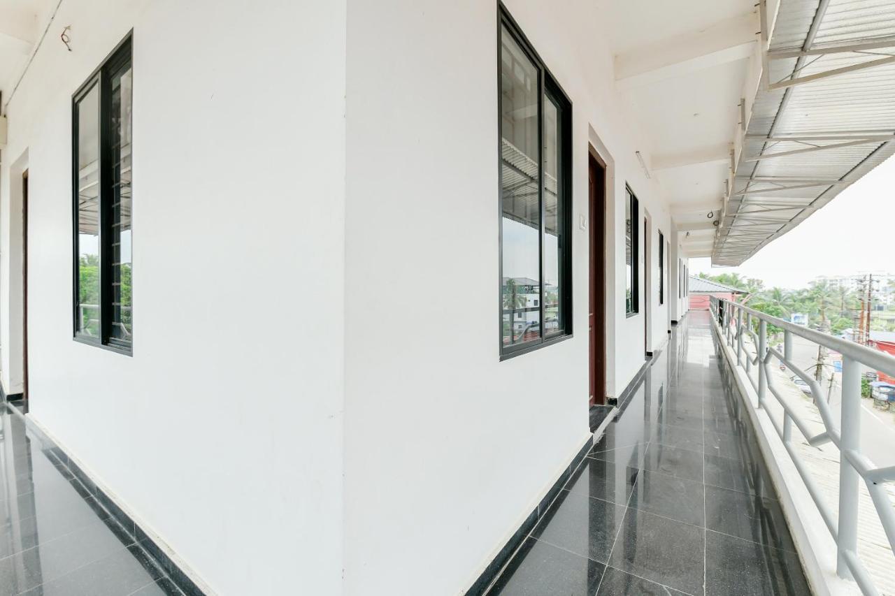 Spot On 39480 Vattekad Tourist Home Kakkanad Luaran gambar