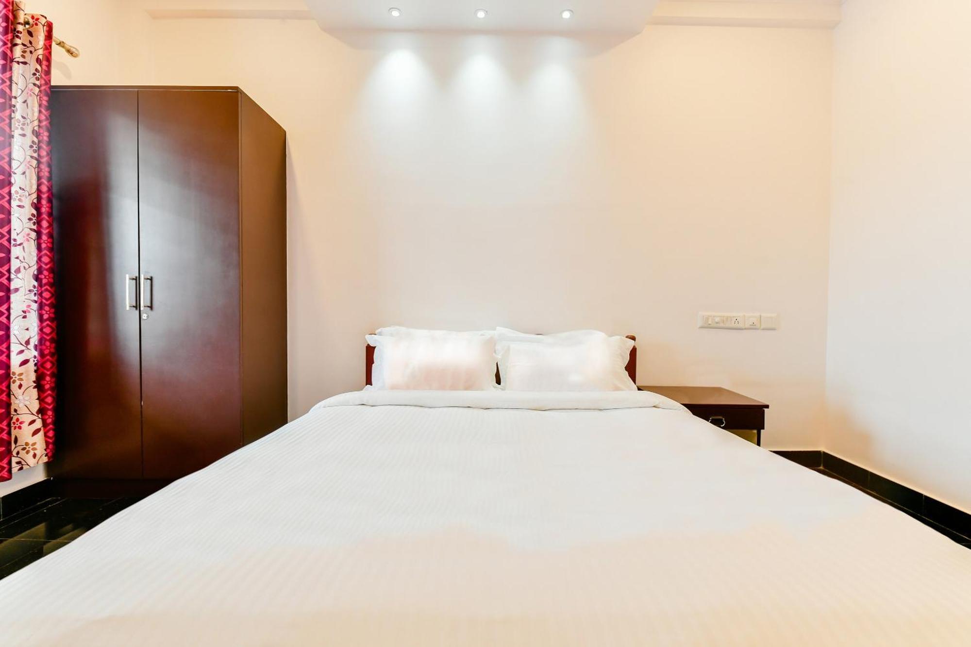Spot On 39480 Vattekad Tourist Home Kakkanad Luaran gambar